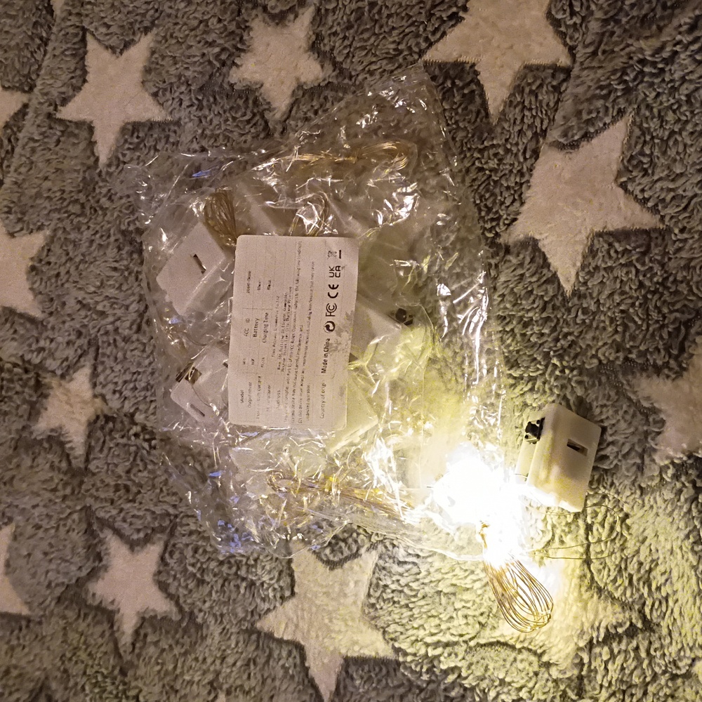 LED String Lights with Clips And Magnets - Picture 2 of 2